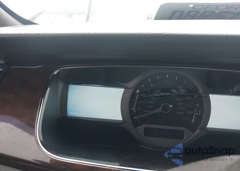 2015 Ford Taurus Limited z USA, uszkodzony, nr VIN 1FAHP2F83FG108691